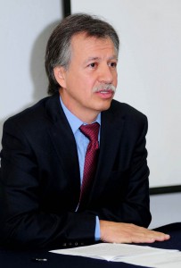 César Domínguez