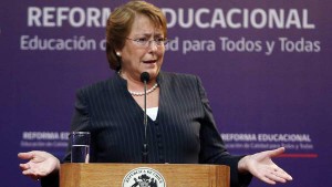 Michelle-Bachelet-Palacio-Santiago-EFE_CLAIMA20140519_0196_27