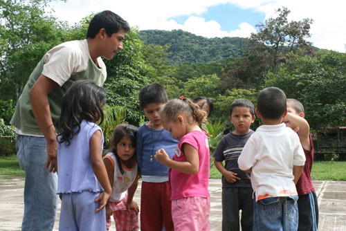 Maestros, elemento indispensable para trazar el nuevo rumbo educativo