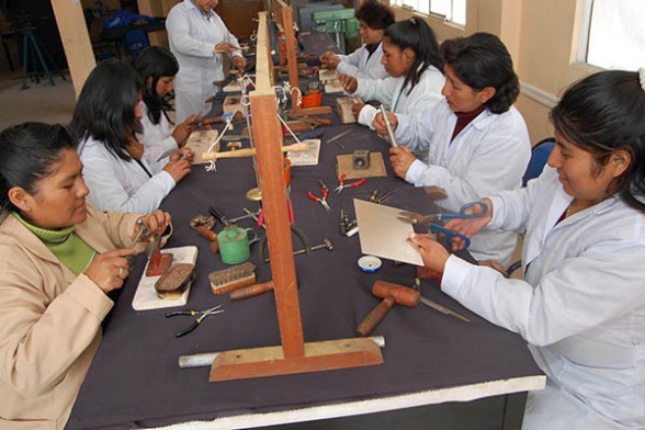 Reconoce IEDF a egresada de UAM por ensayo sobre nueva feminidad