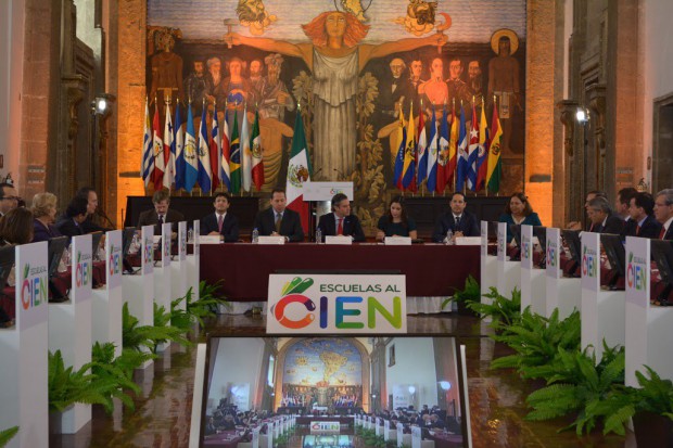 Padres de familia decidirán calidad de obras del programa Escuelas al CIEN