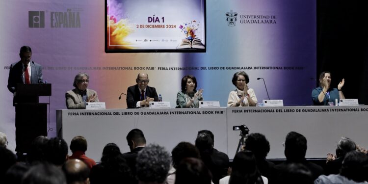 Las bibliotecas son cajas de resonancia de lo que ocurre en la sociedad; son un espejo que visibiliza los factores de la desigualdad: Silvia Giorguli