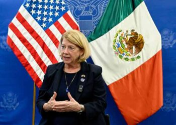 Pide la NASA a jóvenes mexicanas que piensen en ciencia y tecnología para cambiar a la humanidad