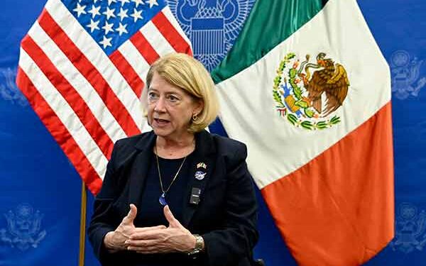 Pide la NASA a jóvenes mexicanas que piensen en ciencia y tecnología para cambiar a la humanidad