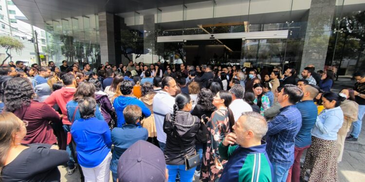 Trabajadores de Mejoredu exigen diálogo con la SEP ante incertidumbre laboral