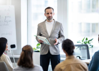 Universidad InterNaciones lanzará 3 maestrías para docentes orientadas a colectivos vulnerables
