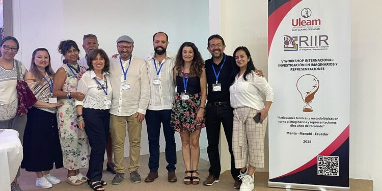 Mesa de diálogo entre investigadores durante el V Workshop Internacional en Ecuador