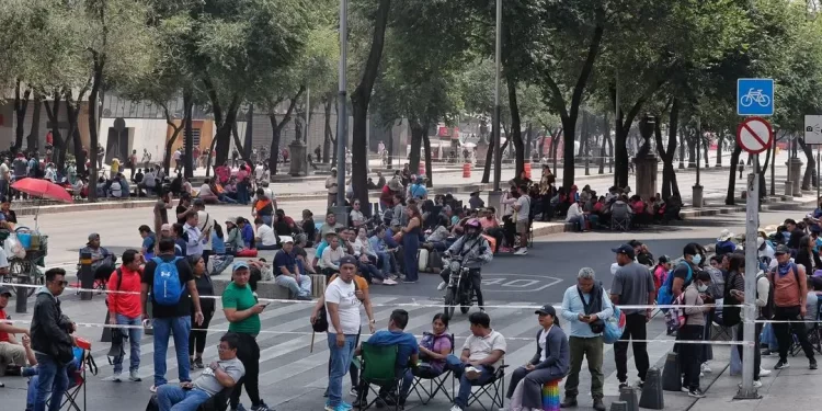 ¿Están con los profesores o con las Afore?