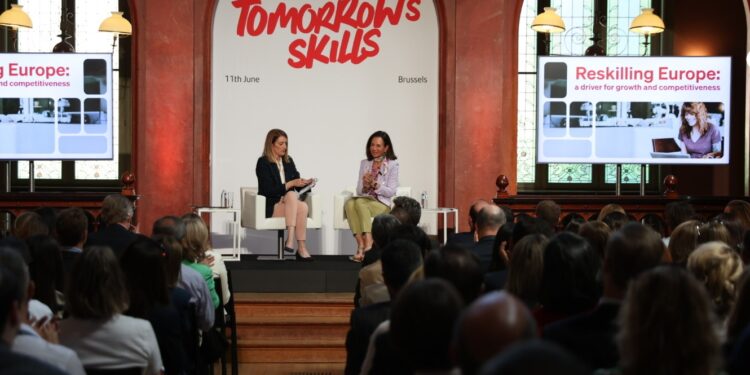 60% de mexicanos cree que la I.A. es fundamental para su futuro profesional