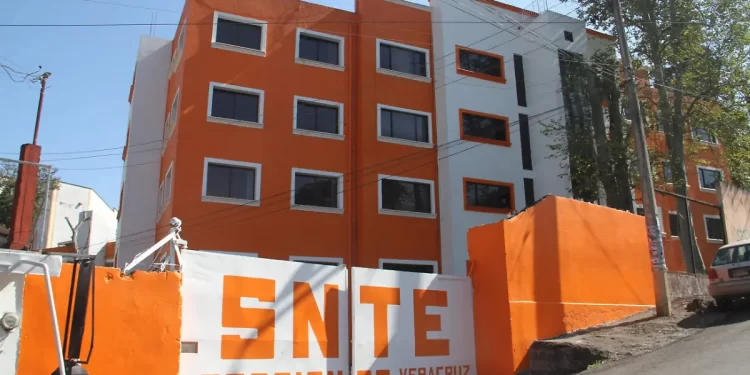 SNTE cobra por cambios de adscripción: docentes denuncian extorsión