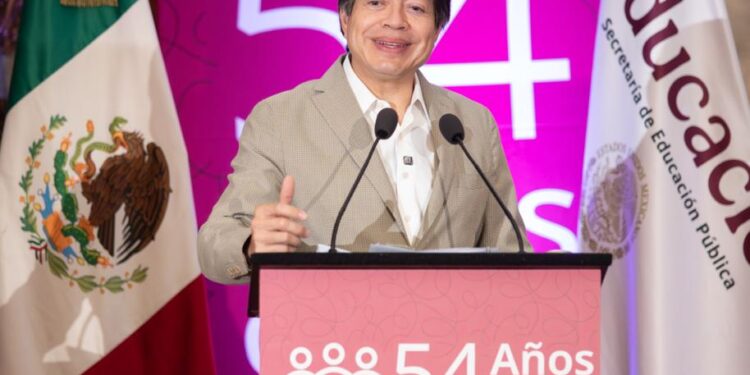 SEP reforzará becas y programas comunitarios con alza del 7.2 % en presupuesto