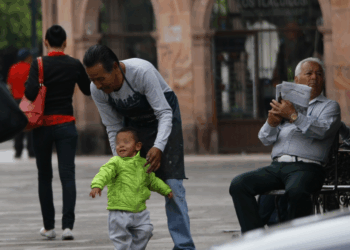 La adolescencia se acompaña veinte años antes: el imperativo de una adultez presente para una juventud sana