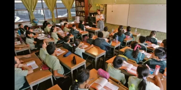 Enseñar ya no es suficiente