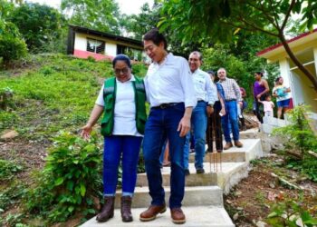 SEP garantiza reconstrucción de escuelas afectadas por lluvias en cinco estados