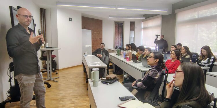 Educación dual bajo la lupa: expertos analizan su impacto y viabilidad en distintos países