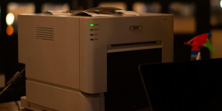 Impresora láser monocromática VS color: ¿Cuál es la más rentable para tu PyME?