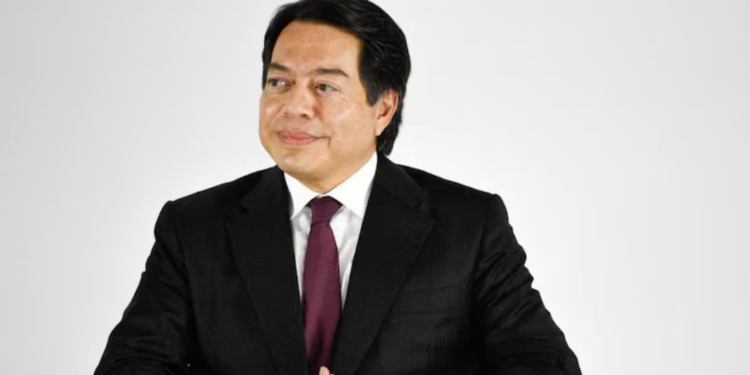 Docentes piden la salida de Mario Delgado tras polémica en la SEP