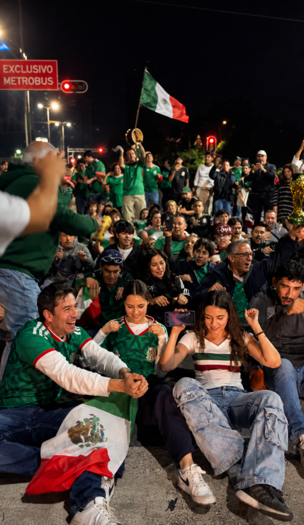 Foto Periodismo Educativo: El fin de curso escolar, el campeonato de futbol y el imaginario colectivo: los mexicanos somos chingones