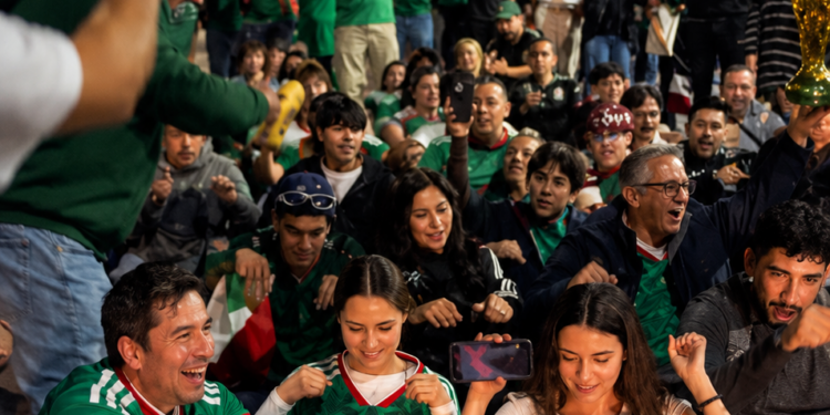 Foto Periodismo Educativo: El fin de curso escolar, el campeonato de futbol y el imaginario colectivo: los mexicanos somos chingones